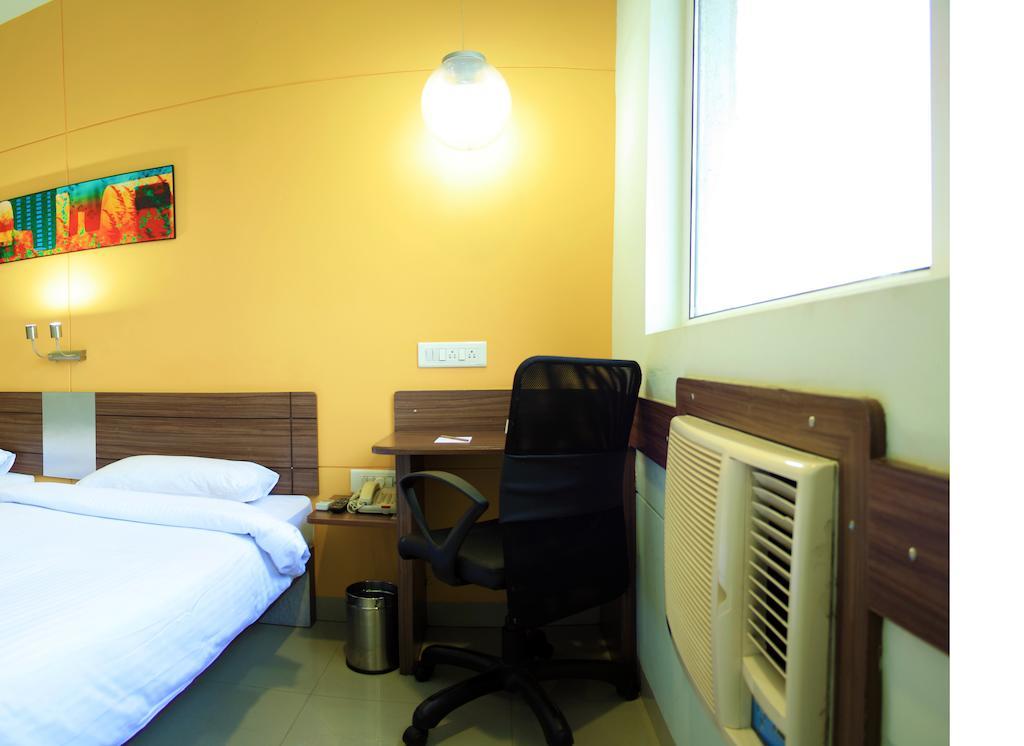 Faridabad Hotel Buitenkant foto