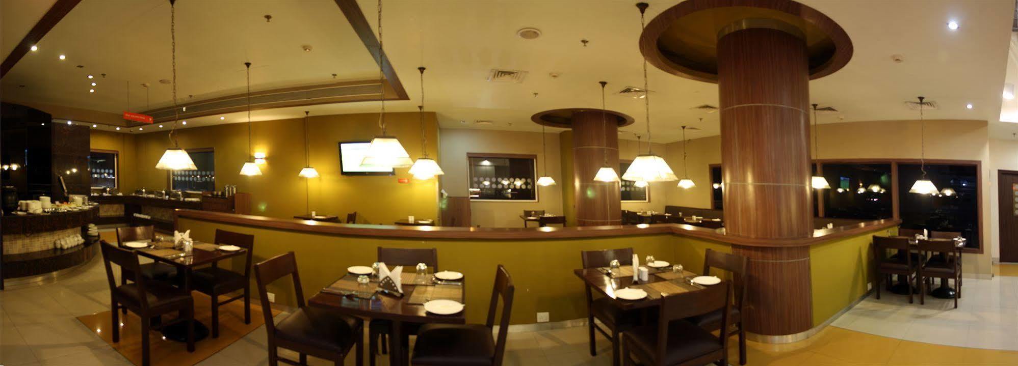 Faridabad Hotel Buitenkant foto